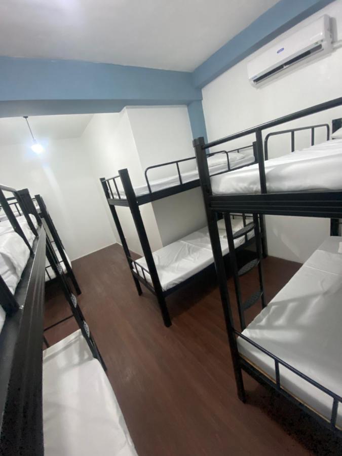 Lime Lite Manila Hostel Makati City Exterior foto