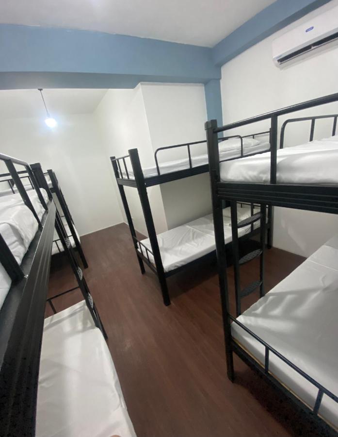 Lime Lite Manila Hostel Makati City Exterior foto